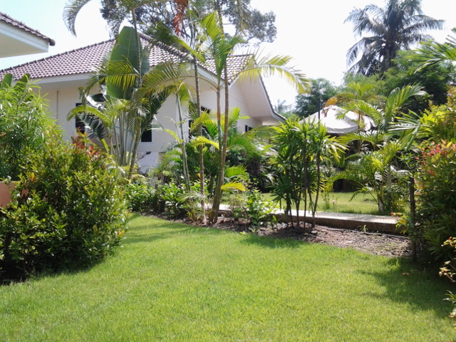 Garden Villa at Bangsaray Villa resort