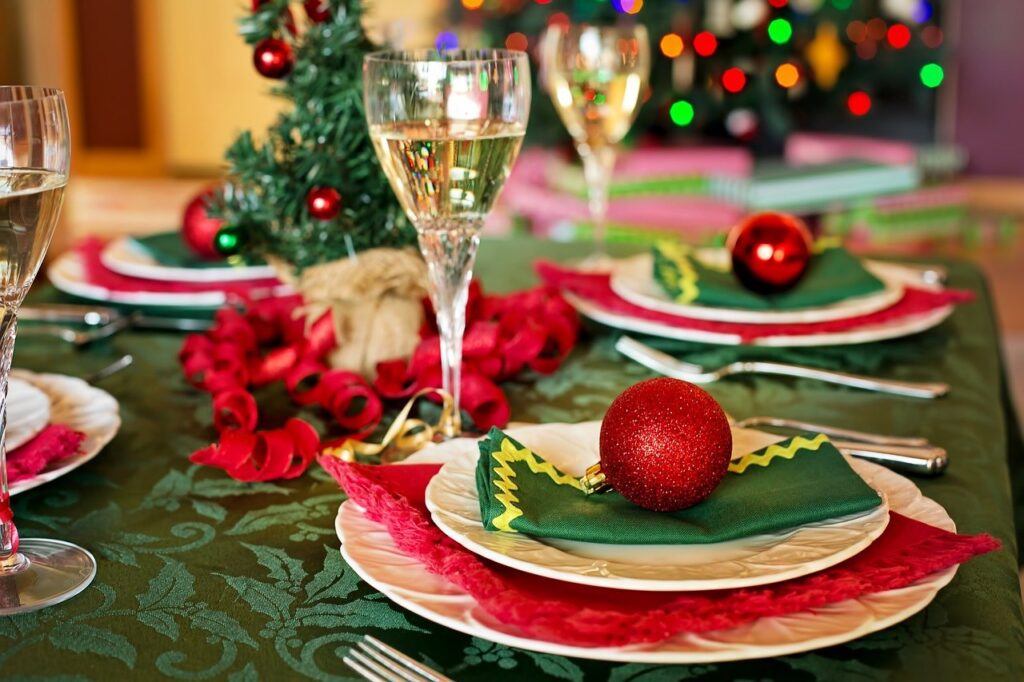 christmas table, christmas dinner, christmas dinner setting