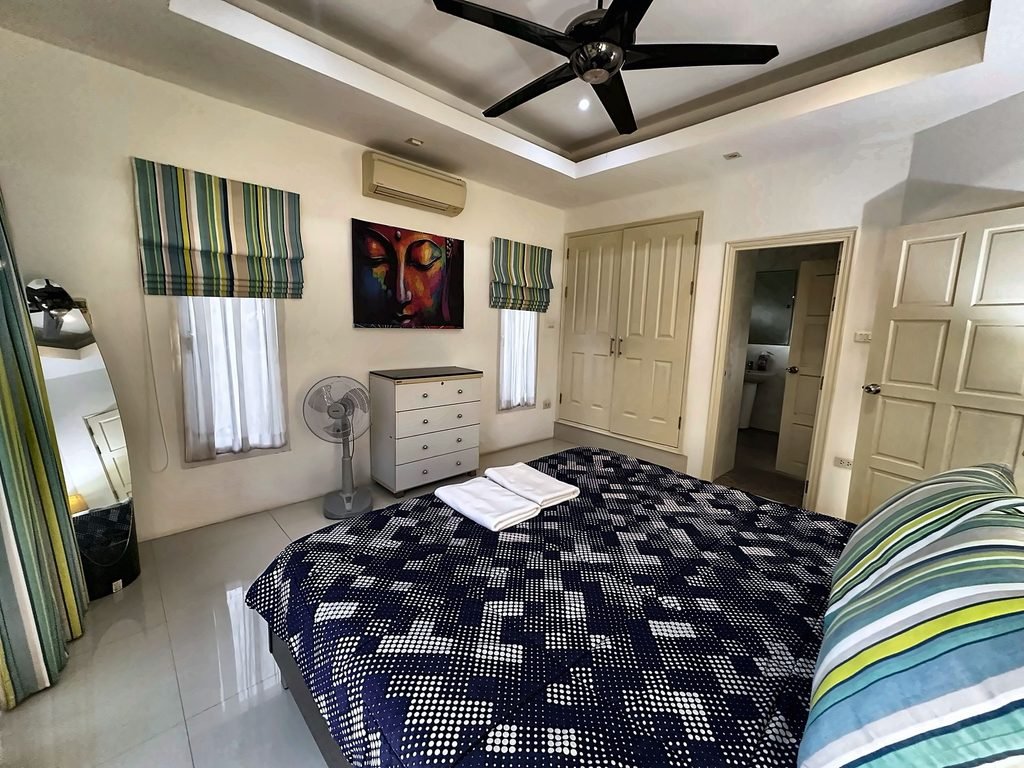 BangsarayPool villa Master Bed
